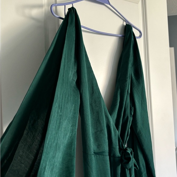 Fashion Nova vacation dress - Picture 3 of 3